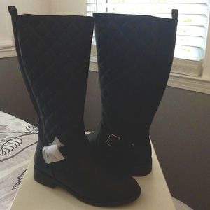 Girl’s tall winter boots